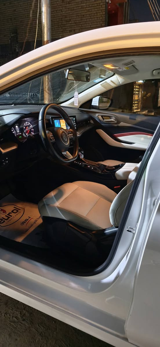 للبيع Mg gt موديل 22 رقم بغداد خليجي
الكير : أوتوماتيكي 
المحرك: 1.5T 
المواصفات: 
تشغيل بصمة | دخول ذكي | قطعتين تبريد | الشاشة لمس تدعم  Apple CarPlay & Android Auto | شاشة معلومات 
كاميرا خلفية | حساسات خلفية | هاندبريك كهربائي (Auto Hold) | نظام مانع للانزلاق (ESP) | مانع انغلاق الفرامل (ABS) | مراقبة ضغط الإطارات | نظام مثبت سرعة 
ماشية السيارة 73 الف 
مكفولة من الضربة والصبغ 
الدعامية الامامية مكسورة ومصلحة جهة السايق كما موضح بالصورة 
للاستفسار واتساب ***********
السعر 100 وبيه مجال بسيط للشراي
العنوان / بغداد
