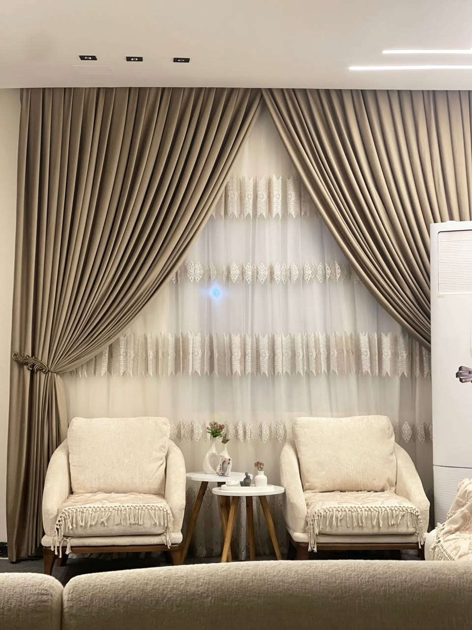 فرصه استثماريه وسكنيه 
مساحه 200م 
مجمع السلام 
السعر الكلي 170
مقدمه 130
والباقي اقساط شهريه 660 كل شهر 
***********
