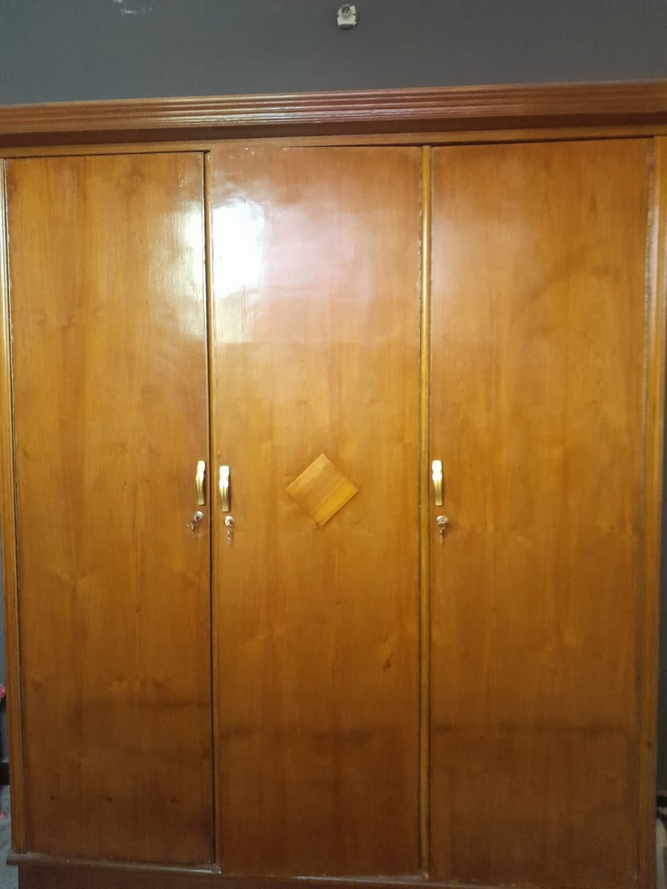 المعرض 150 الف
ولكنتور 150 الف 
***********
