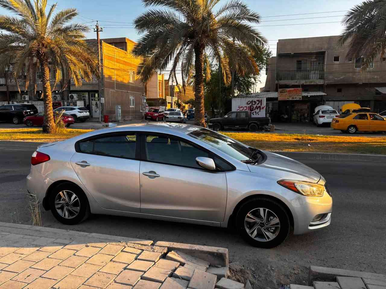 للبيع كيا فورتي موديل 2016 وارد امريكي رقم بغداد حادثهه  بنيد وجاملغ مكينه تبريد صدر بحاله مكينه كير بحاله جيده ماشيه 87 كم سونر مرفق مكانهه بغداد السعر 100 للاتصال ***********
