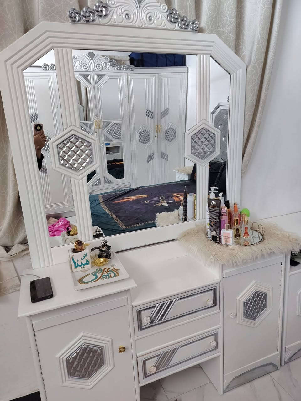 غرفه نوم عراقي 6بيبان جديده صاراقل من شهرمن اخذته لسعرخاص مكان بغداد


**إذا كنت صاحب هذا الإعلان وتريد حذفه لأي سبب، رجاءا أرسل رسالة إلى الدعم الفني**