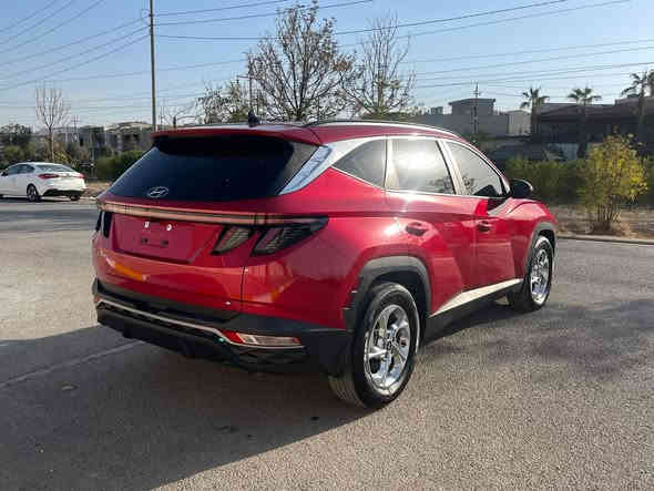 هونداي توسان SEL 2023 
حجم المحرك : 2.5L  ￼السعر 183 ✅✅

المواصفات : SEL

بصمة وتشغيل عن بعد دخول ذكي

شاشة كبيرة تدعم CarPlay ￼

كاميرا

هاند بريك بصمة

كشن كهربائي

كشنات واستيرن ￼

اوتو هولد  اوتو ستارت اوتو ستوب

 نظام النقطة العمياء Blind Spot Monitoring

توقيف جزئياً أو يبطئ السيارة تلقائياً عند وجود سيارة في النقطة العمياء أثناء الدخول إلى الشارع العام بشكل خاطئ 

تحذير الخروج عن المسار + المحافظة على المسار Lane Keeping Assist 

رادار امامي (تحديد مسار)

‏‎رادار جانبي (نقاط عمياء)

‏‎رادار خلفي (التحذير من الاصطدام)

‏‎حساسات خلفي 

شحن لاسلكي للموبايل

صندوق كهربائي 

مانع انزلاق+ABS

نظام قيادة :    ECO-NORMAL-SPORT-SMART-SNOW

تحكم استيرن 

تبريد لمس

تبريد مركزي

لايتات ليد عدسه زينون بلادي

بك لايتات LED بلادي

‏السعر 183

￼***********￼  واتساب

***********

*********** واتساب

#بيع_سيارات
#سيارات_للبيع
#عروض_سيارات
#سوق_السيارات
#سيارات_مستعملة
#سيارات_حديثة
#شراء_سيارة
#سيارات_العراق
#سيارات_الخليجي
￼
