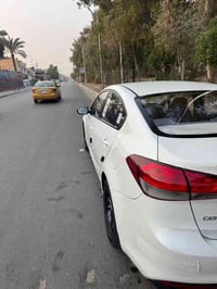 كيا سيراتو ٢٠١٧ مواصفات عادية   نضيفة جدا   بيها بارد بالدوسة الي جوه ...