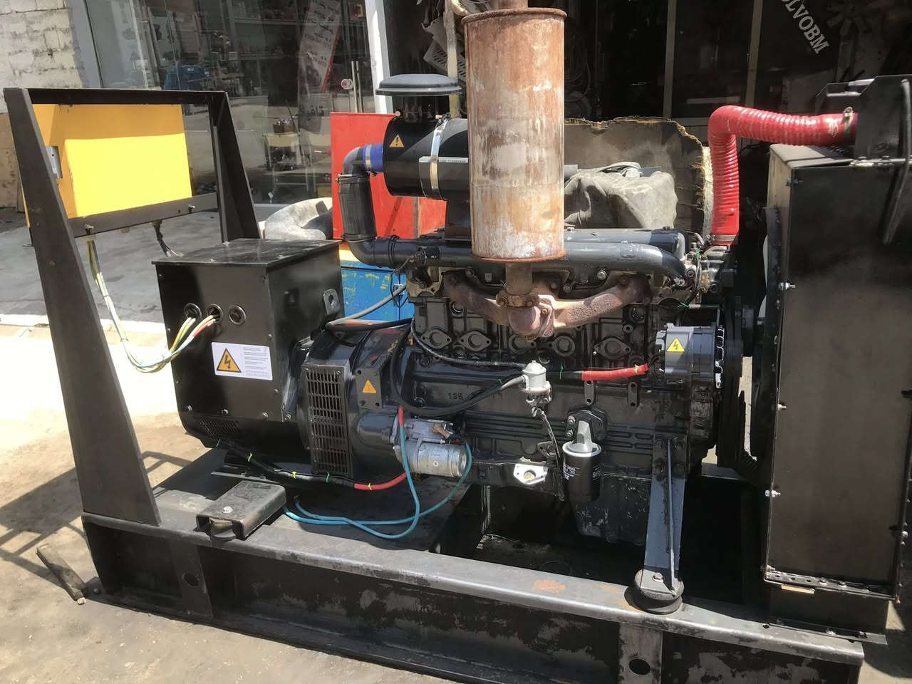 سلام عليكم لبيع بيركنز 90. 6. توليد 70 كيڤي.     سعر 26 ورقه. ستفسار. عنوان اربيل *********** ***********
