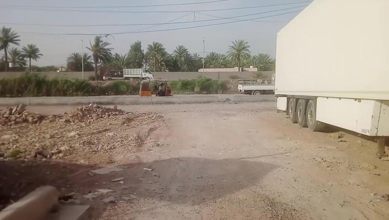 قطعه للبيع حي طارق الوسط الزراعي قريب البزل مساحه 300 متر خدمات رصيف انترنت ماء كهرباء مجاري ***********
