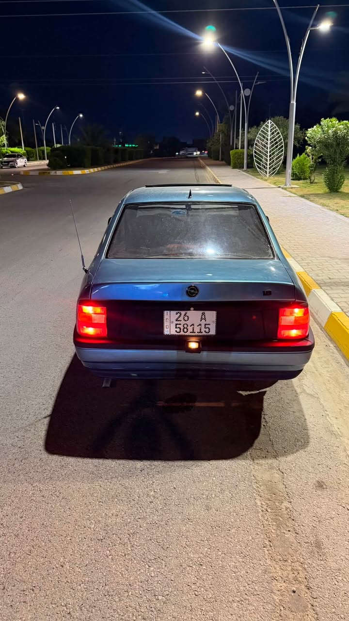 اوبل فكترا موديل 1991  صبغ عام
سنويه وهزه لل 31 رقم جديد. تدفئه 
صدر جديد سياره كلشي ما ناقصها 
بأسمي وشرط التحويل 
سعرها 37 ورقه 
***********
