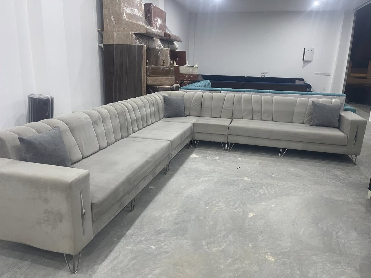 سڵاوی خوای گەورەتان لێبێ 
ئەم قەنەفە Lبۆ فرۆشتن 
10نەفەرە  بێعەیبە 
دەسکردە هەر بە پاکی ماوە 
ژ.م***********
