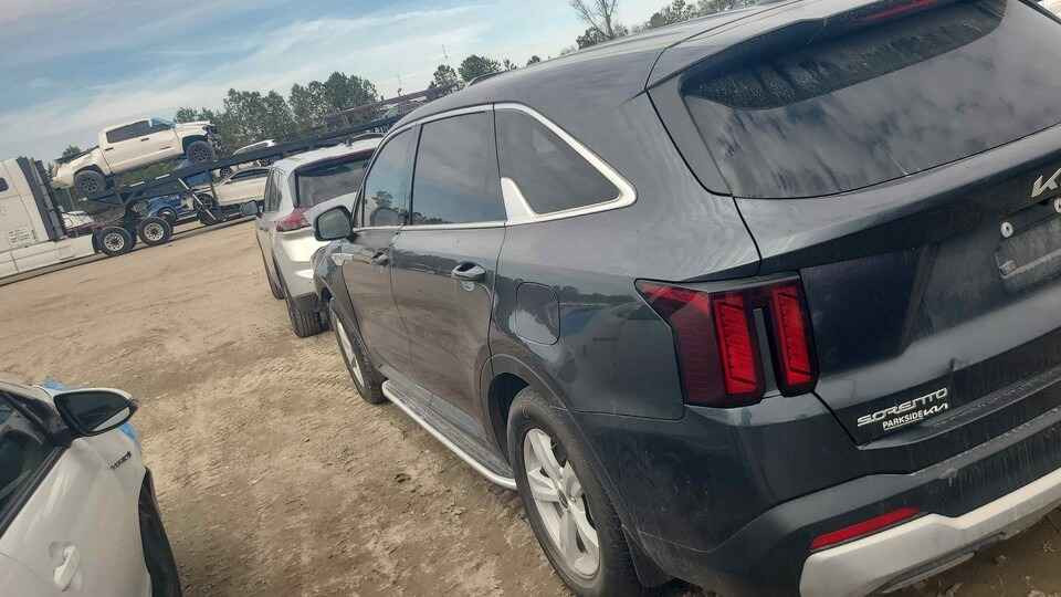 سلام عليكم 
Kia Sorento 2024
محرك 2500cc 4 سلندر تيربو 
سياره حادثه موضح بلصوره ومواصفاتها معروفه سياره بعد 5 ايام تدخل عمان (ترهم كتاب شهداء) 
سعر خاص اتصل وتدلل 
للستفسار *********** بغداد, العراق
