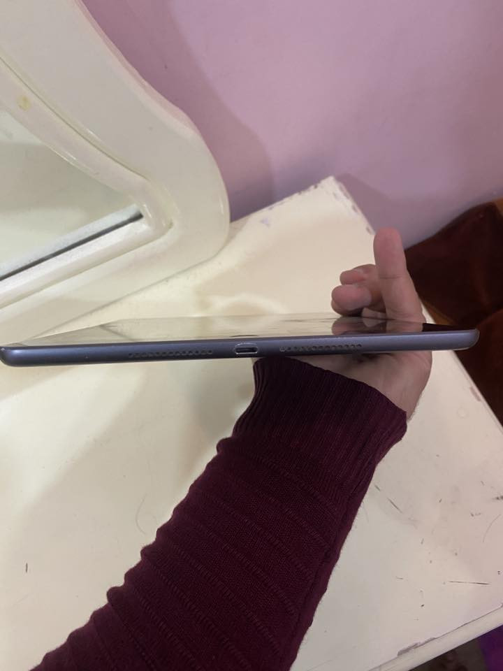 للبيع ايباد 8 ذاكره 128 الجهاز نضافة 97‎%‎ 
السعر 275 قفل 
للاتصال ***********
