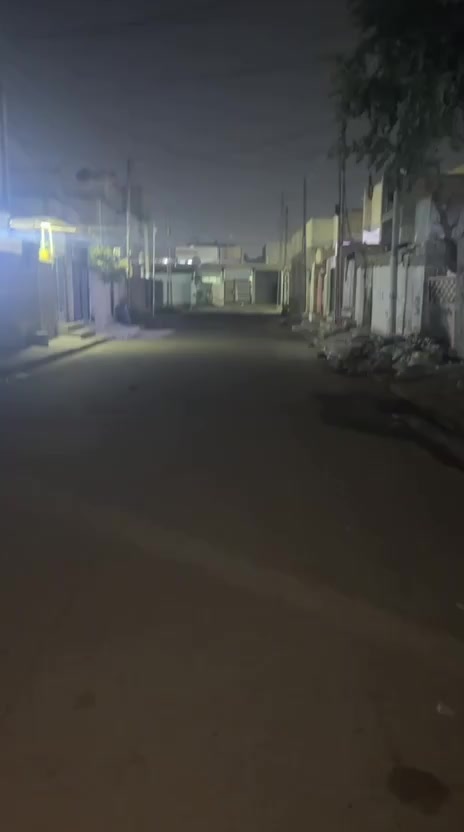 السلام عليكم بيت مساحه ١٥٠ 
واجها ٧ ونص ونزال ٢٠ طابق واحد مثل ما تشوفون العنوان شارع الضغط فرع المختار 

للبيع وتفاصيل أكثر الاتصال على رقم ***********
