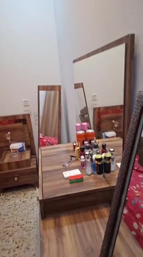 السلام عليكم غرفه تركيه للبيع مع الدوشك والصوميه تفصال ثقيل  العنوان الدوره المهديه الثالثه ***********
