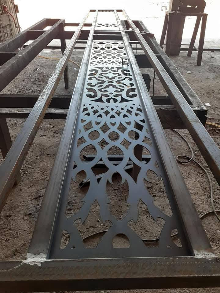 سلام عليكم حسين حداد لكافة انواع حداده جملونات ديكورات منازل باب خارجي داخلي مرجوحه للاستفسار خاص او واتساب ***********
