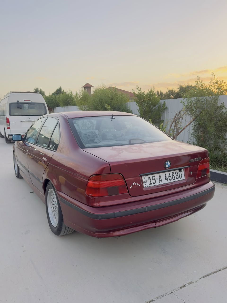 سلام عليكم BMW صقر للبيع
موديل 1996      حجم 528 سته سلندر تك فانوص مسكر

كير مكينه لا تنقيص ولا تبخير  اكسل كفاله جديد زيرو 

بدون حادث كفاله عامه من الحادث والتبديل 

تبريد ثلج وقطعتين تبريد امامي خلفي 

صدر امامي خلفي  فلنجات امامي خلفي كله جديد تخم تاير 

خمسه ويل كب 

فول مواصفات 

1- كشنات كهرباء + جلد كشنات  + الاماميه تدفئه 

2- ترحيب اناره في الابواب 

3- ستيرن تحكم كهربائي 

4- فتحه سقف 

5- كروس تثبيت سرعه 

6- شاشه كامره خلفيه + تحكمات استيرن 

7- جام كهربائي اربع ابواب 

8- شادلها منظومة غاز وبعدها داخل الضمان وصرف نعمه 

9- غاز بانزين نظامين

10- جنطه قفل كهربائي

11- مري قلاب عند الرجوع للخلف   

السياره مصروف عليها ونظيفه 

بأسمي تحويل ثاني يوم رقم انبار الرقم الدولي الجديد  

مكان السياره بغداد الزعفرانيه جسر ديالى 

رقم الهاتف ***********
