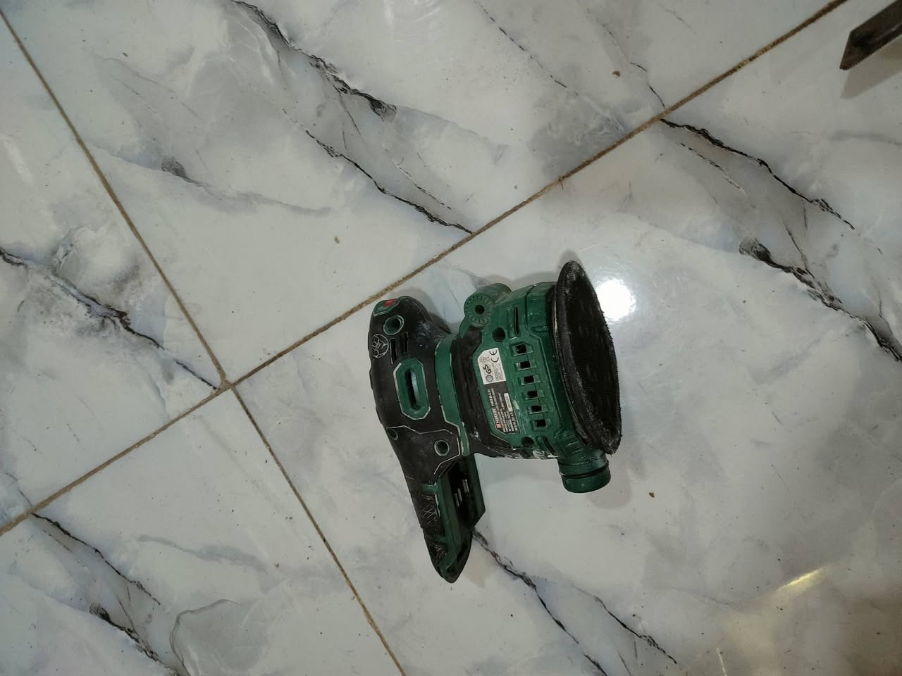 دريلات زاد كوسرات زاد مناشير زاد شاحنه أربعة امبير زاد بطاريه بارك سايد للبيع عنوان بصرة شط العرب ***********
