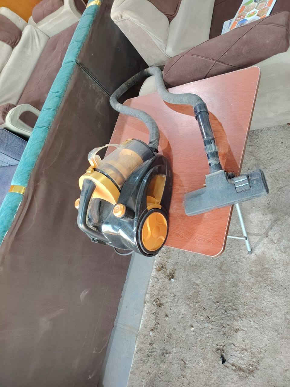 اغراض واثاث منزلي باسعار مناسبه للاستفسار مراسله خاص او اتصال ***********
تخامه
مكانس كهربائيه
طباخات
ميز طعام
مراجيح
غرف نوم
صوبات كهربائيه ونفطيه
