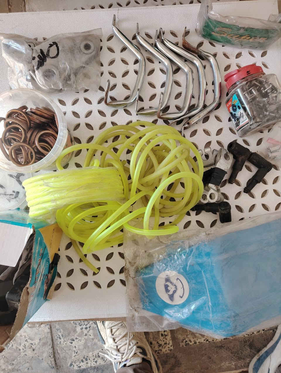 متاح غراض 4كير وستوتة وبيهن مال سبيسي غراض جدد ما مستخدمات ملات تعزيلة محل اي شي تريدة بسعر جملة نزلة بل تعليقات او خاص واني اكتبلك سعرة مكاني كوت داموك***********
