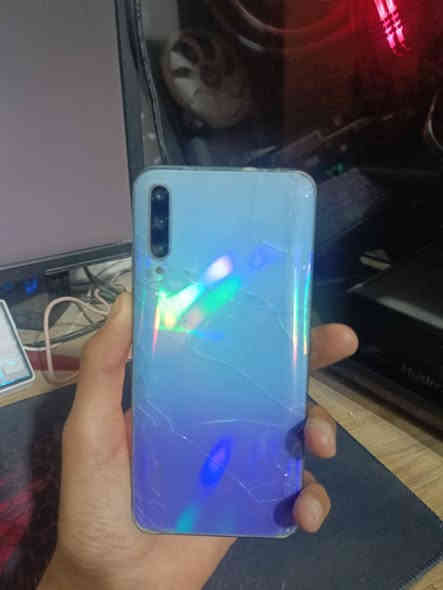 متوفر في محل سيد قاسم لصيانة الموبايل 

جهاز HUAWEI هواوي 
Y9s واي تسعة اس
المواصفات : 
التخزين 128
الرام : 6
سعر الجهاز 75 مع ايربود وشاحنة تجارية 
ارقام التواصل 
واتساب : ***********
العنوان : حي نضال شارع الضغط قرب سوق الجمعة محل سيد قاسم
