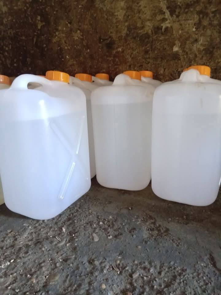 سلام عليكم نشتري نفط براميل ٢٢٠ لتر يوجد لدينا براميل نفط ابيض للبيع أيضا خابر رقم *********** وتدلل عنوان قضاء طوز خورماتو شارع عام بقرب من زنود الست علي الحمداني او بقرب من مخبز النداوي
