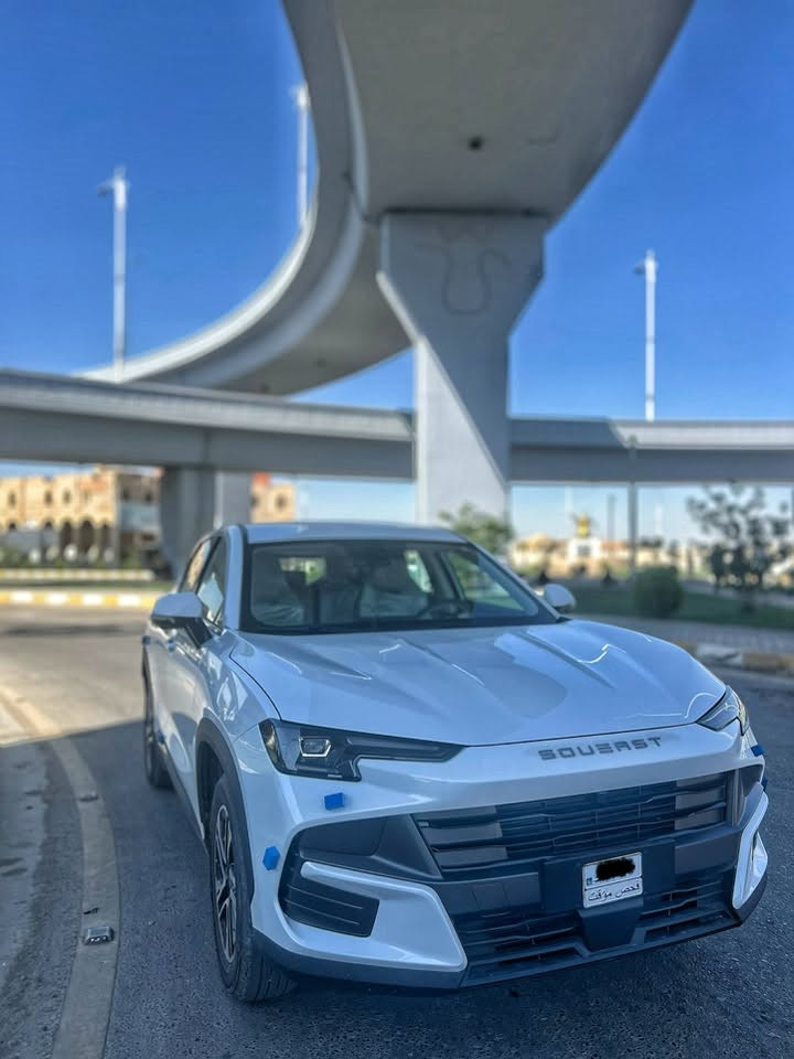 السلام عليكم للبيع سوئيست 06 كومفورت 2026
SOUEAST S06 COMFORT 
فحص مؤقت 
السيارة بعدها زيرو ماشيه 1300
المحرك: 1.5L تيربو
المواصفات:
إطارات قياس 18 إنج
شاشة عرض ترفيهية كبيرة قياس 12.85 إنج شاشة عدادات رقمية قياس 8 إنج
مقصورة الركاب جلد
مراية الوسطية مع خاصية التعتيمي
كاميرا خلفية
نظام الفرامل اليدوية الاوتوماتيكى Auto hold
نظام التحكم بنزول المنحدرات
حساسات خلفية
نظام التحذير من التصادم الخلفي نظام ابل كار بلاي واندرويد أوتو لاسلكي نظام صوتي 4 سماعات
مصابيح أمامية أوتو LED ديناميكية تنخفض وتصعد مع مصابيح نهارية LED
دخول ذكي (بصمة)
تشغيل عن بعد
خاصية إغلاق الشبابيك عن بعد
ماسحات الزجاج الامامي مع حساس للمطر مسند الذراع الوسطي مع ثلاجة
وضعيات قيادة متعددة
نظام مراقبة ضغط الإطارات
وسائد هوائية امامية وجانبية عدد2
وبعد بيها هواي موصفات 
سيارة حلوه واقتصاديه 
***********
(مكاني تكريت)
