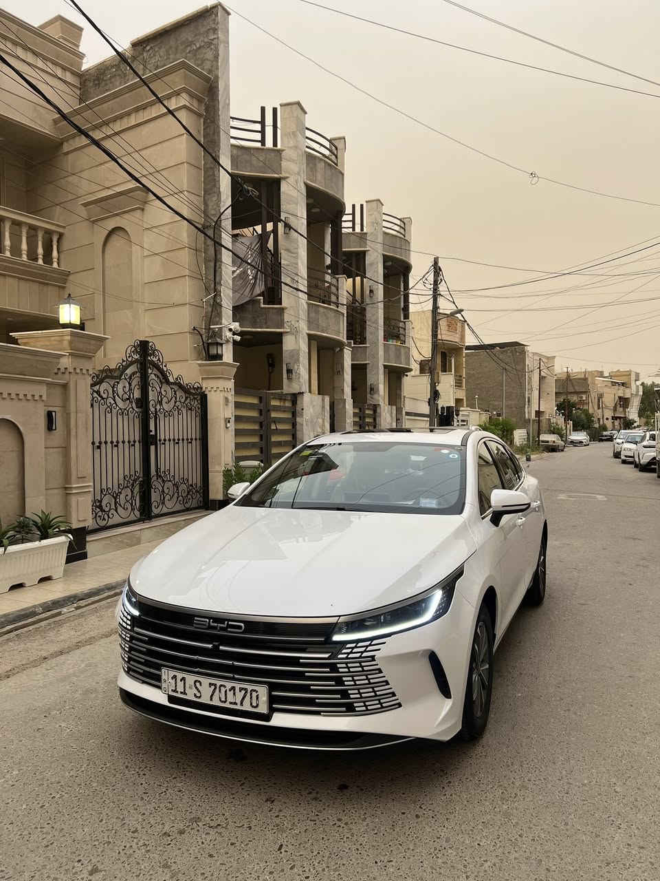 اسلام عليكم بي واي دي دستروير ماشية 4000كيلو  سيارة جديدة مكفولة كفالة عامة وغراضها كلها بل جيس  للاتصال 
***********

