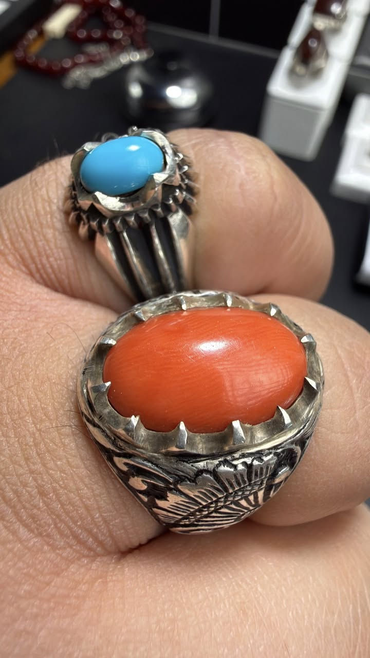 فيروز نيشابوري ازرك صافي قديم 
صياغة المبدع والمتألق ابو ريا 
الصائغ يوسف حسين


**إذا كنت صاحب هذا الإعلان وتريد حذفه لأي سبب، رجاءا أرسل رسالة إلى الدعم الفني**