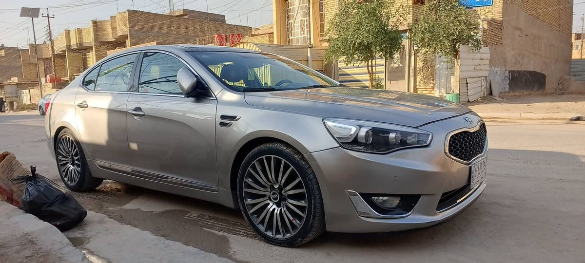 سلام عليكم ورحمه الله اخوان عندي كيا كادنزه موديل 2014
السياره اربع قطع صورة الحادث موجوده مبدل بيه زوج جاملغات وبنيد وصبغ في الباب الخلفي خلف السائق السياره فول مواصفات معروفه مواصفاته يحتاجله فقط شغلات بسيطه ترتيبات عنواني بغداد 
السعر: 120
تواصل على الرقم:***********
