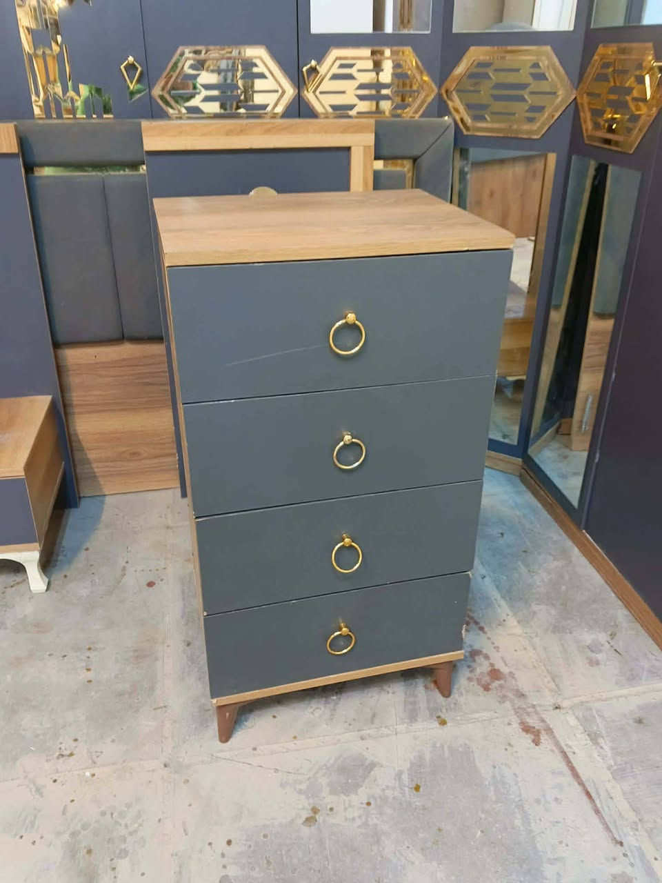 غرفه موديل زاويا كلش حلو


**إذا كنت صاحب هذا الإعلان وتريد حذفه لأي سبب، رجاءا أرسل رسالة إلى الدعم الفني**