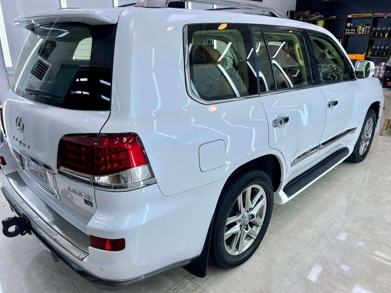 لكزز 2014
مكفوله كفاله عامه وكل صيانته بالشركه السياره كلش جديده وبالعافيه عل ياخذه ماشيه ١٩٠ الف 

فول مواصفات مايحتاج اذكرهن الكزز معروفه مواصفاته كلهن بيه رقم بغداد وبأسمنه صارله اربع سنوات عدنه استخدام حلو على ايد وحده وجاهزه من كلشي اي نقص مابيه والسعر 460
         العنوان واسط قضاء الزبيديه 
               ***********
