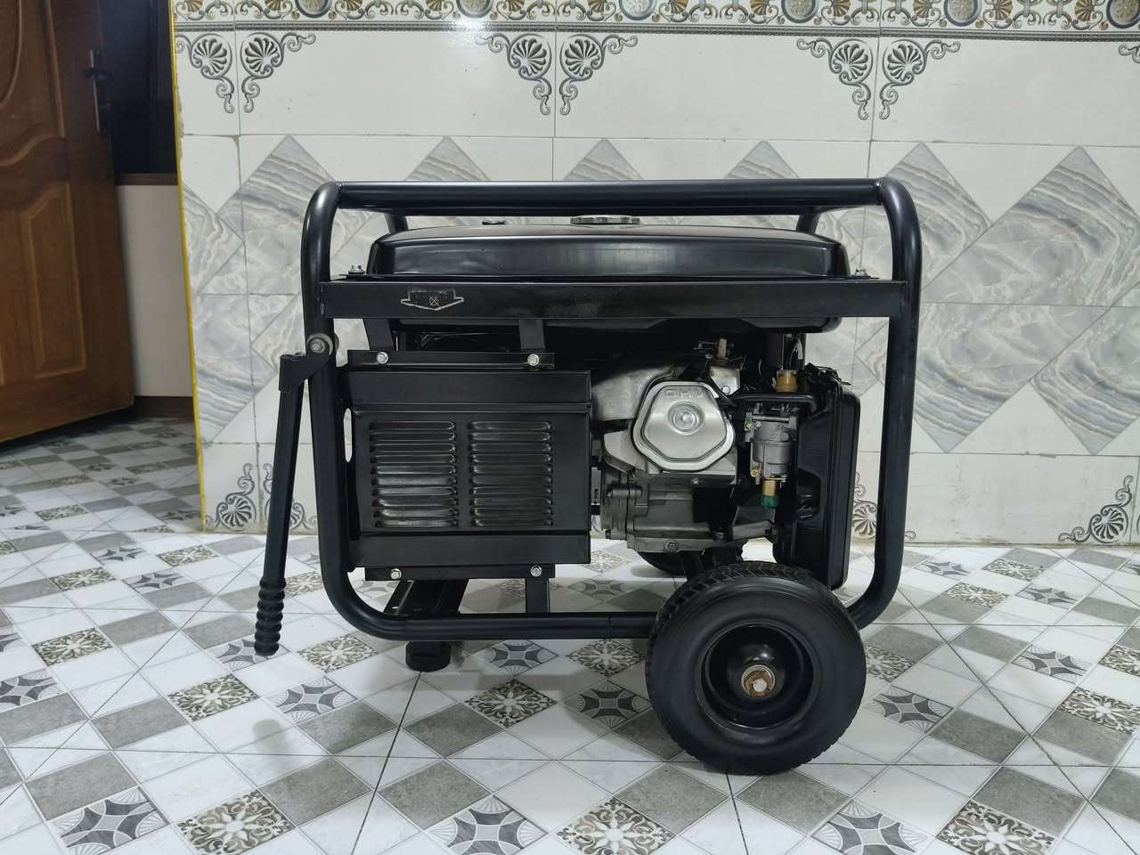 مولده نوع استرا صنع كوري باب اول 5 ونص كيفي 22 امبير تشغيل عن بعد ريمونت وهندر وسلف باتري جديد نضافتهه 90% صوتهه كلش هادء السعر 500 الف المكان بغداد ***********
