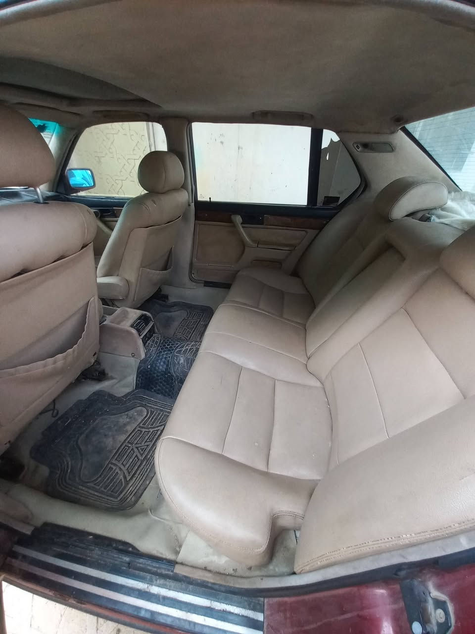 السلام عليكم
BMW 1988 V6
كير اوتوماتيك 
حجم 735 
فول اوتوماتيك 
طخم تواير زوجين جديد
صدر جديد
فتحة سقف
كير ومحركة بحالة جيدة 
تبريد كامل نقص غاز فقط 
محرك فل 
قفل مركزي
رقم بغداد خصوصي الماني
مكان السيارة : موصل
رقم الهاتف ***********
ملاحظة :- السيارة صاير فوكها طبقة تراب خفيفة .
