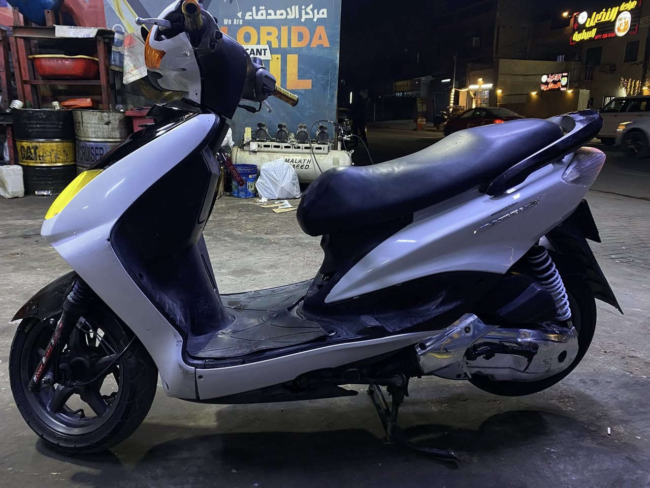 سكنس نثيه ياباني مو كوري دراجه مكينه بلادي مكفوله صوت نضوح تبخير ودراجه بيها زوج تيرات جدد دبلات بريكات كهربائيات كله شغال  بيه تزويد اصلي كلجات رياضي صالنصه رياضي خليه بكلايت رياضي  وصينيه رياضي دراجه شلعه معدل شك كاع
  مكاني الدوره ***********
