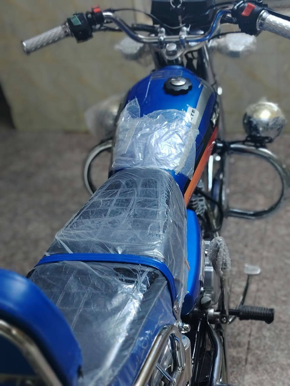 سلام عليكم بارت 24 طالعه بل 25 دراجه كلك كلك تجي بود أوراق من الوكيل سعره ٩٠٠ اوبيه مجال لشراي المو شراي ليعلق ولا يراسل دراجه بل كارتون جديده احله نفس البصوره مكاني ناصريه المركز رقمي ***********
