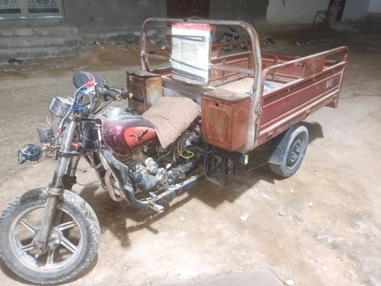 سلام عليكم ستوته موديل ١٣ جمره فحل اوراق اصولي وليله ربيعي ستوته مكفوله من الحيم ركبه وشاصي مكفول سعر مليون  250 وبيه مجال للشراي مكاني  كوفه حي ميسان ***********
