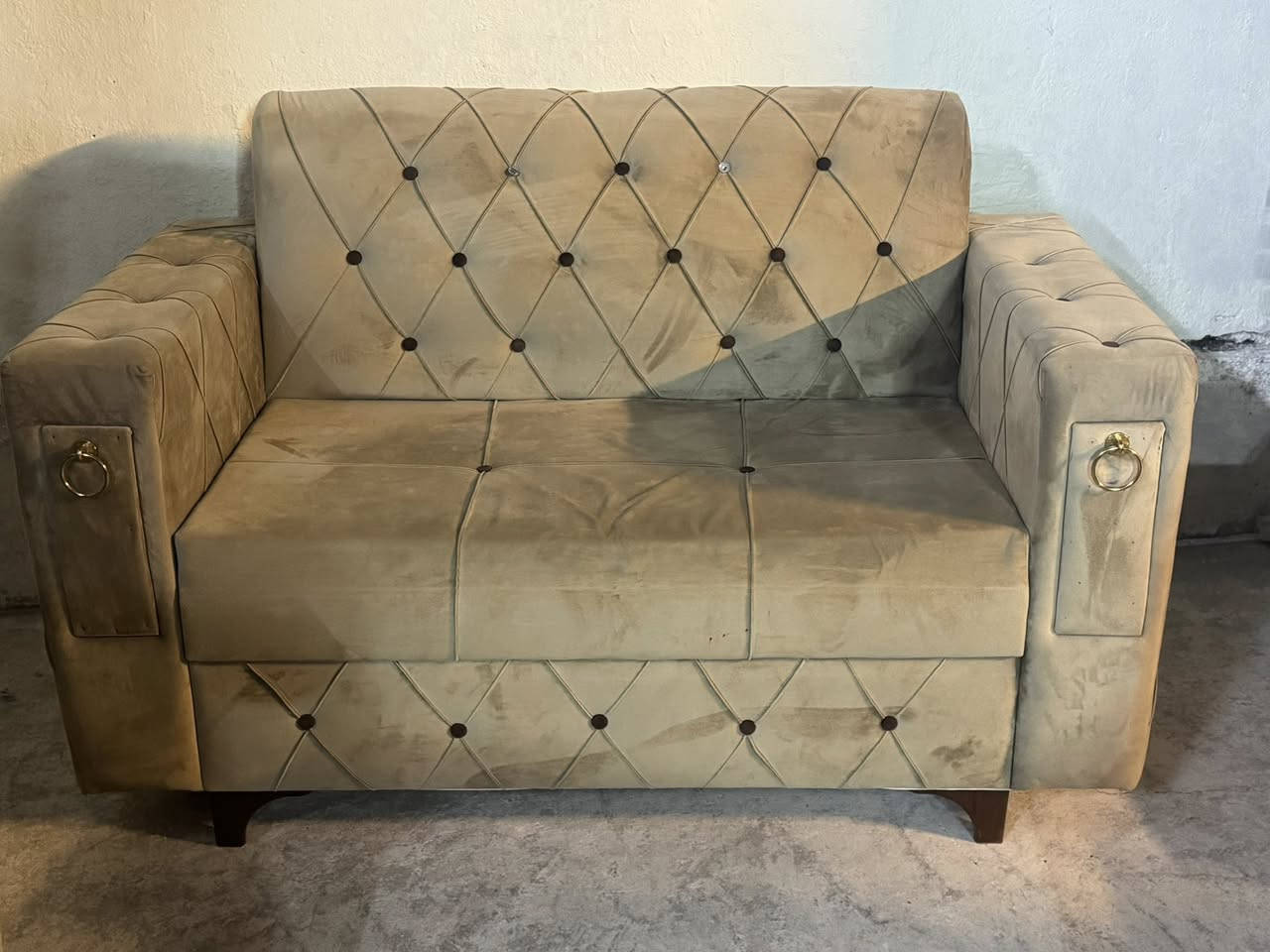 مجموعه اغراض منزليه للبيع بأسعار مناسبه                     للاستفسار ***********
يوجد توصيل داخل السليمانيه وخارج 
عنوانه   بكرجو شارع عوال مقابيل حديقه كوستجم او مدرسه شنيار للبنات ((معرض حذيفه))
