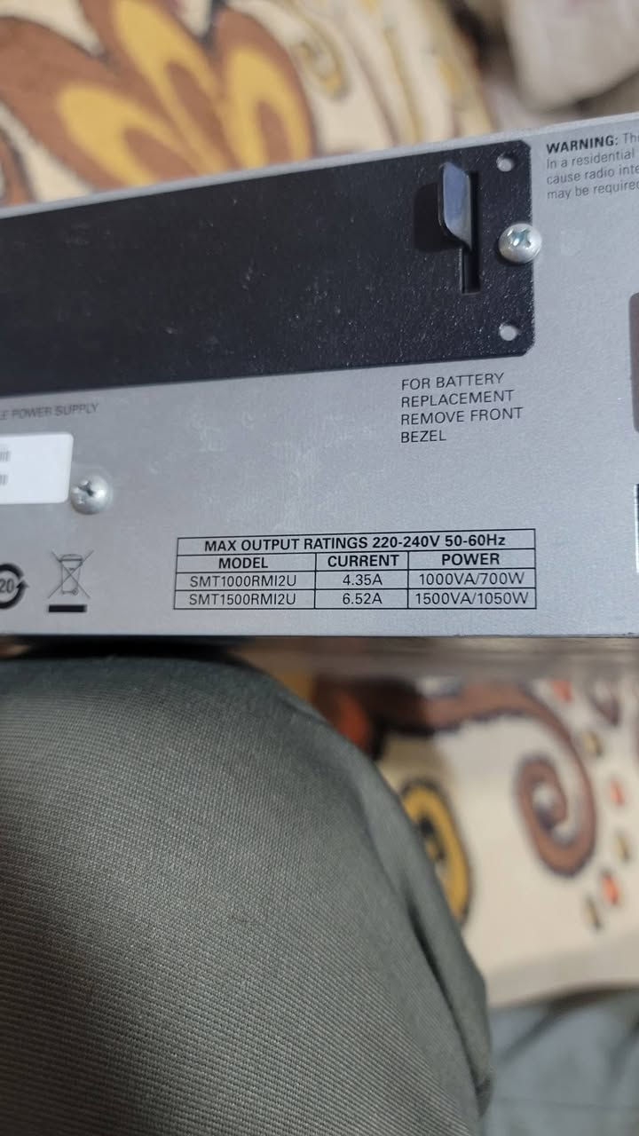 السلام عليكم
للبيع ups شركه APC 
بدون باتريات حجم 1000VA - 700W


**إذا كنت صاحب هذا الإعلان وتريد حذفه لأي سبب، رجاءا أرسل رسالة إلى الدعم الفني**