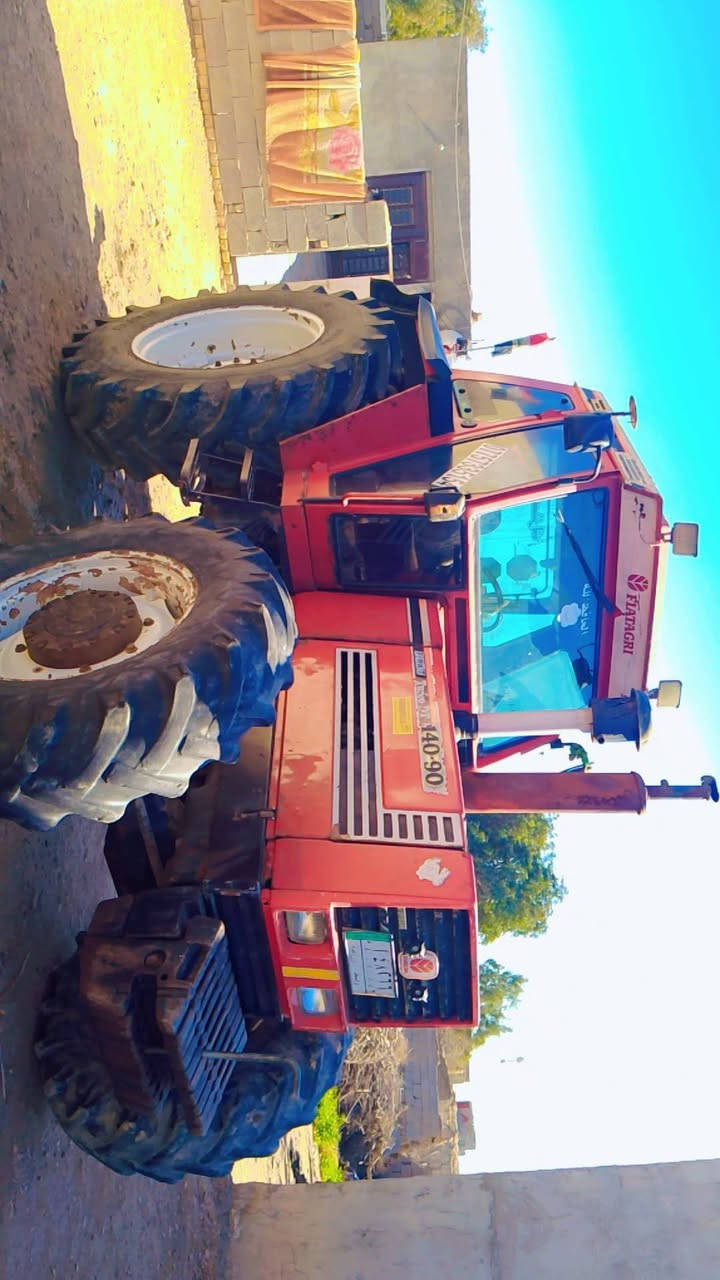 سلام عليكم فيات 140فول مواصفات فول عادي اكسل بارز مكفوله كفاله عامه كير اكسل محرك مكان ميسان كميت 
***********
