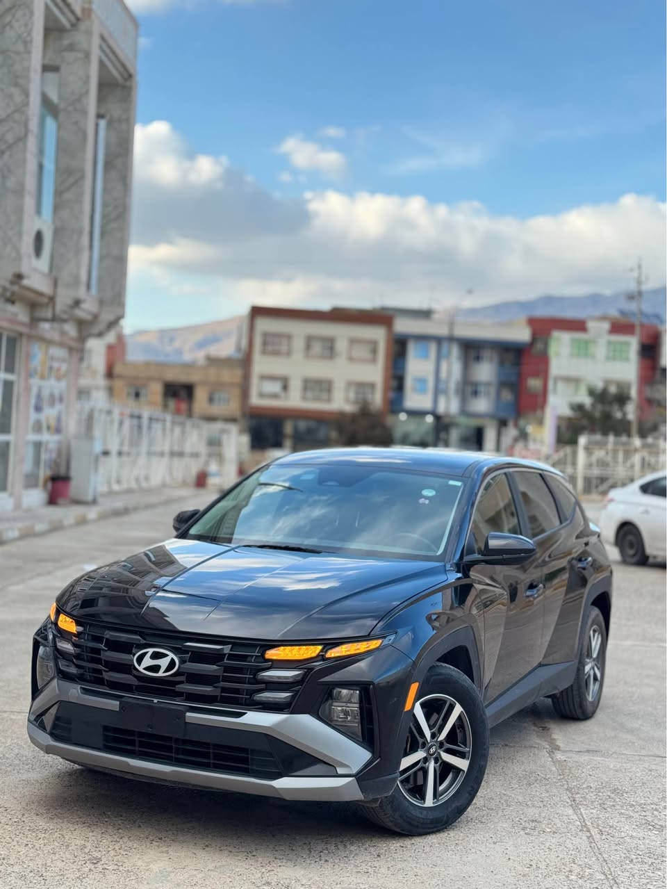 Hyundai Tucson SE 2025 تكسون شكل جديد 🔥

صور الحادث بالمنشور "حادث خفيف"
جملغ و باب صبغ بدون دواخل

سعر بلاش 🔥 165 و مجال جداً بسيط
محرك 2.5lتنفس تبيعي 
4بستن 
ماشيي22الف ميل 
ايرباگ /ستيرن تگ و رجع بيلادي 

كل شي بلادي شركة و كير  محرك شرط مضبوط 💯
يترقم محافظات شيمالية  اربيل دهوك سليمانية ✅
3KMJA3DE6SE013559 رقم شاصي

مكان عقرة "ئاكرئ"
واتس اب و كورك ***********
[hidden information] دهوك, العراق
