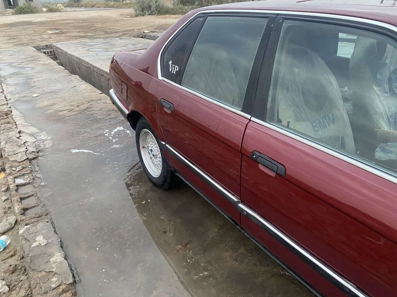 ‏بي أم 35 موديل 92 ورقم بغداد راعيها بدير البصرة تدفئة تبريد تحكم استيرو مصبوغ صبغ عام بدون حادث مكان السيارة البصرة ***********//////        ***********￼ ￼السعر63
