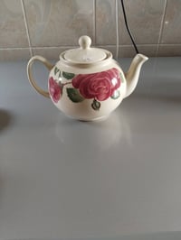 قوري انتيك • قديم • مختوم