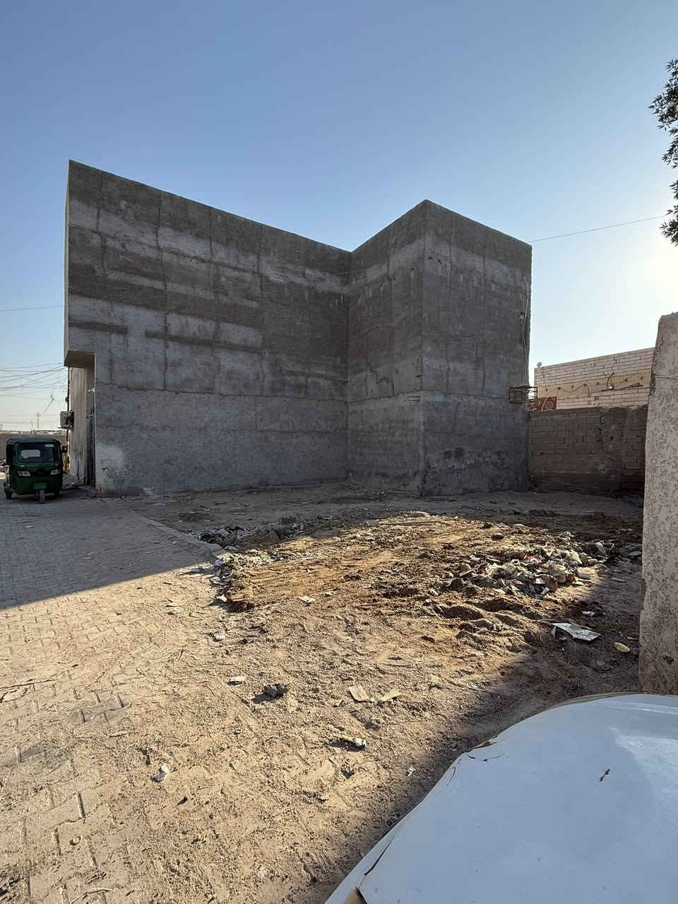 سلام عليكم قطعه ارض طابو زراعي سند 25 المالك عراقي  . 130 متر الواجهة 10 والنزال 13 في التنومه قضاء شط العرب قرب شارع ابو مهدي المهندس مقابل كوفي فانوس منطقه متكامله كهرباء ماء مجاري مقرنص . السعر 60 وقابل التفاوض .للستفسار والتصال  . ***********
