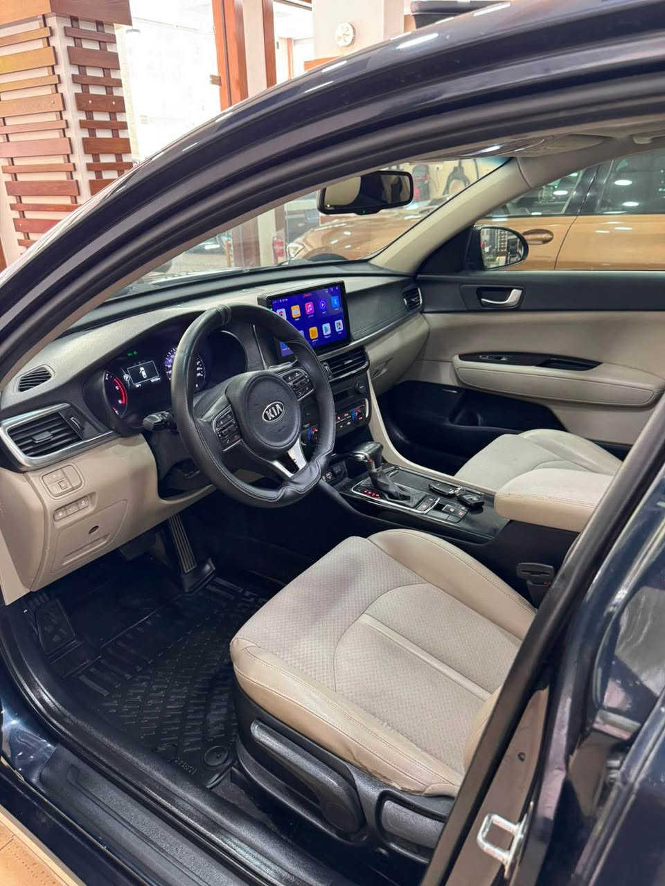 Kia_Optima 2016💙🔝

✔️محرك 1700 ديزل
✔️ترخيص وتأمين شامل 
✔️فتحة سقف بانوراما
✔️حساسات امامي وخلفي
✔️اضائة ليد زينون
✔️تحكم ستيرنج
✔️تحديد مسار
✔️كاميرا خلفيه
✔️شاشه كبيره 
✔️موري كهرباء
✔️جنط مغنيسيوم
للاستفسار :0598522945 Ramallah, Area A


**إذا كنت صاحب هذا الإعلان وتريد حذفه لأي سبب، رجاءا أرسل رسالة إلى الدعم الفني**