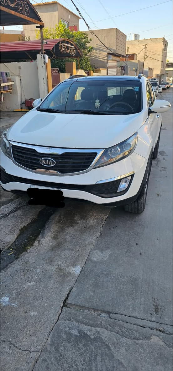 كيا سبورتاج موديل 2012 للبيع او مراوس ويا كامري موديل جديد وانطي فرق فول فول مواصفات رقم اربيل هزة جديد سقف بانوراما بصمه داخل قيسي وبيها بعد هواي مواصفات  بيها جاملغ وبونيد ومكانات بارد سعرها 130للتصال ***********ادمین🖤
