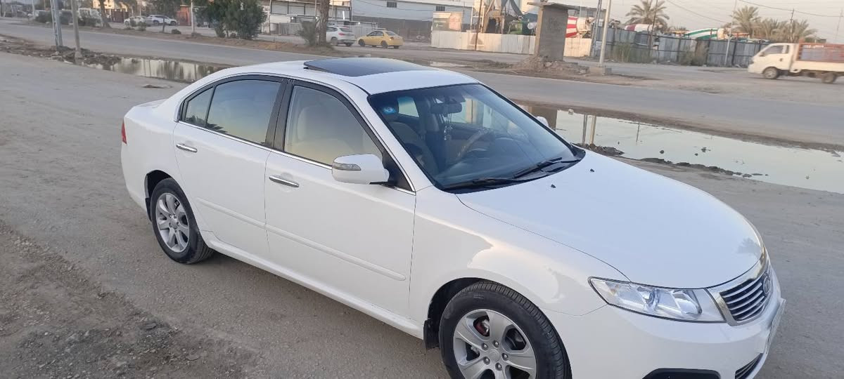 السلام عليكم اوبتمه موديل 2009 فول للخير 
مكينه كير حداديه تخم تاير تبريد شاشه تحكمات 
خمسه تجاوي فتحه برده خلفيه ماتصرف  رقم بغداد 
سنويه 2028
بيه قطعتين صبغ فقط  مكان بابل القاسم السعر 97
وبيه مجال رقمي ***********
