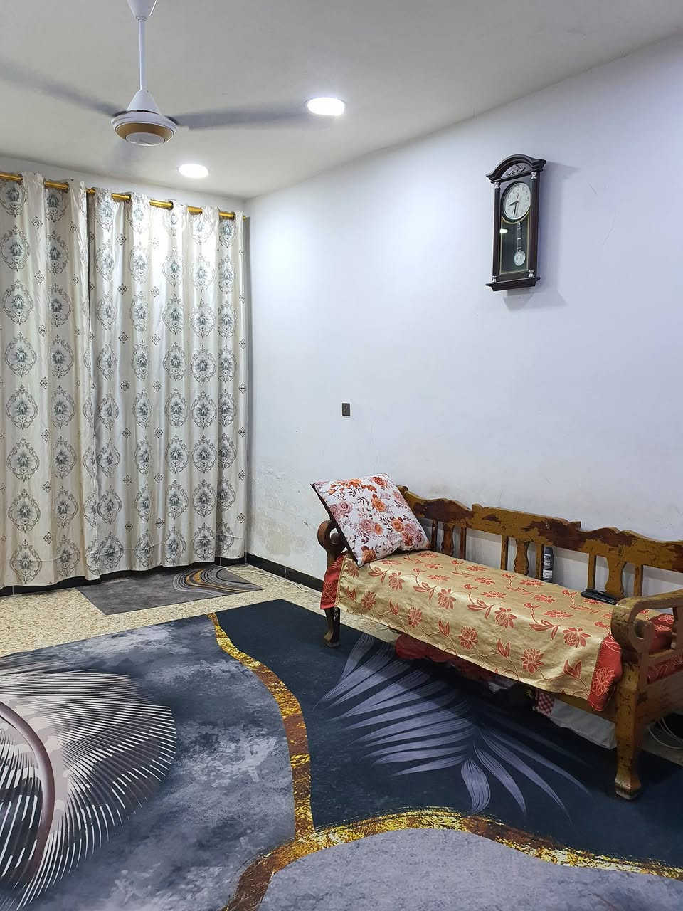 السلام عليكم كرويتات عدد 2 مع دواشك السعر 60 
***********
