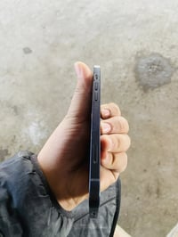 آيفون ١٢ • ١٢٨ • بطارية ٧٩