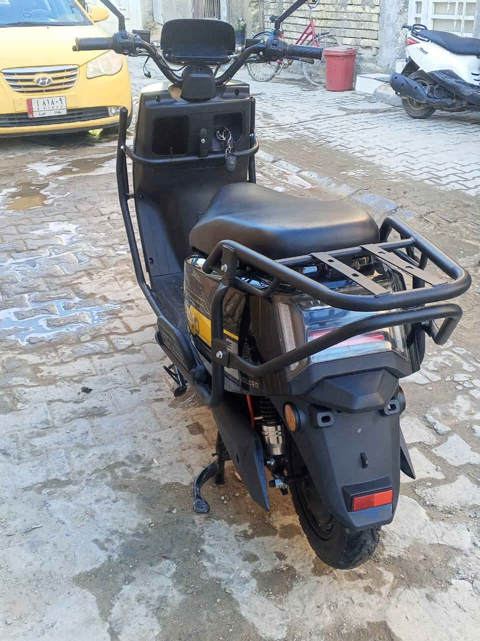 السلام عليكم دراجه شحن للبيع جديده وصله مال الشراء موجود مدرعه 6بطاريات إكبار ملفه 1500 دراجه جديده مصاله اهواي من ماخذه احتاجيت او اريد ابيع السعر 775او       بيه مجال مكاني بغداد المنصور السكان استفسار سرعته80     ***********
