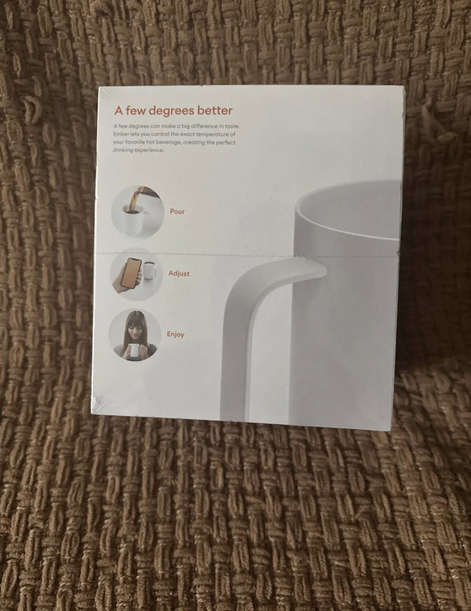 🔥☕ كوب Ember الذكي – تجربة قهوة مثالية! ☕🔥

✨ ودّع القهوة الباردة!
مع Ember Smart Mug 2 راح تستمتع بمشروبك بحرارته المثالية من أول رشفة لآخر رشفة 😍

🔸 يحافظ على درجة الحرارة حتى 90 دقيقة
🔸 تحكم كامل عبر تطبيق الموبايل 📱
🔸 تصميم أنيق وفخم يناسب البيت والمكتب
🔸 سعة: 295 مل (10 أونصة)
🔸 مع قاعدة شحن مرفقة 🔋

💡 مثالي لعشاق القهوة والشاي ☕
🎁 خيار رائع كهدية مميزة

📦 المنتج جديد وجاهز للتسليم


**إذا كنت صاحب هذا الإعلان وتريد حذفه لأي سبب، رجاءا أرسل رسالة إلى الدعم الفني**