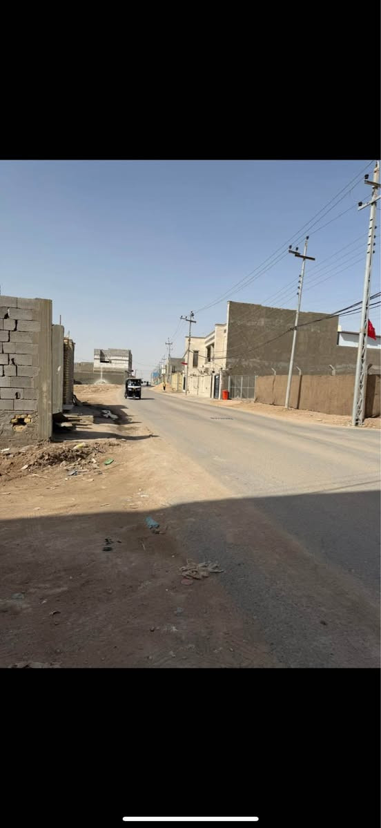 قطعه ارض صالحيه شارع جامع ابي طالب رابع قطعه ع شارع تبليط ٢٠٠ متر طابو عراقي اصل قريبه ع الجامعه والخدمات بيوت كله جديده صاحب الارض *********** البصرة, العراق
