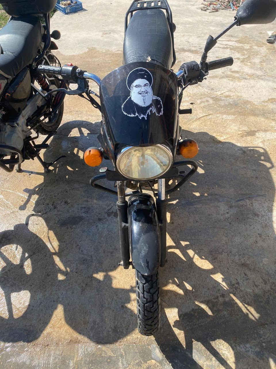 سلام عليكم لموشراي ليتعبني فدوة 
لبيع وحدة مديل 20وحدة مديل 21ثنينهن اوراق كاملة اصولية شرط ترقيم لحمرة كفالة عامة ولسودة ابيعلك كوم حديد مستعجل علة بيعتهن ولمو شراي ليتعبني سعرهن ثنينهن مليون و 250وبيهن مجال حك جية مكاني طريق دلة عباس قريت المجدد ابيع من باب بيتي ***********
