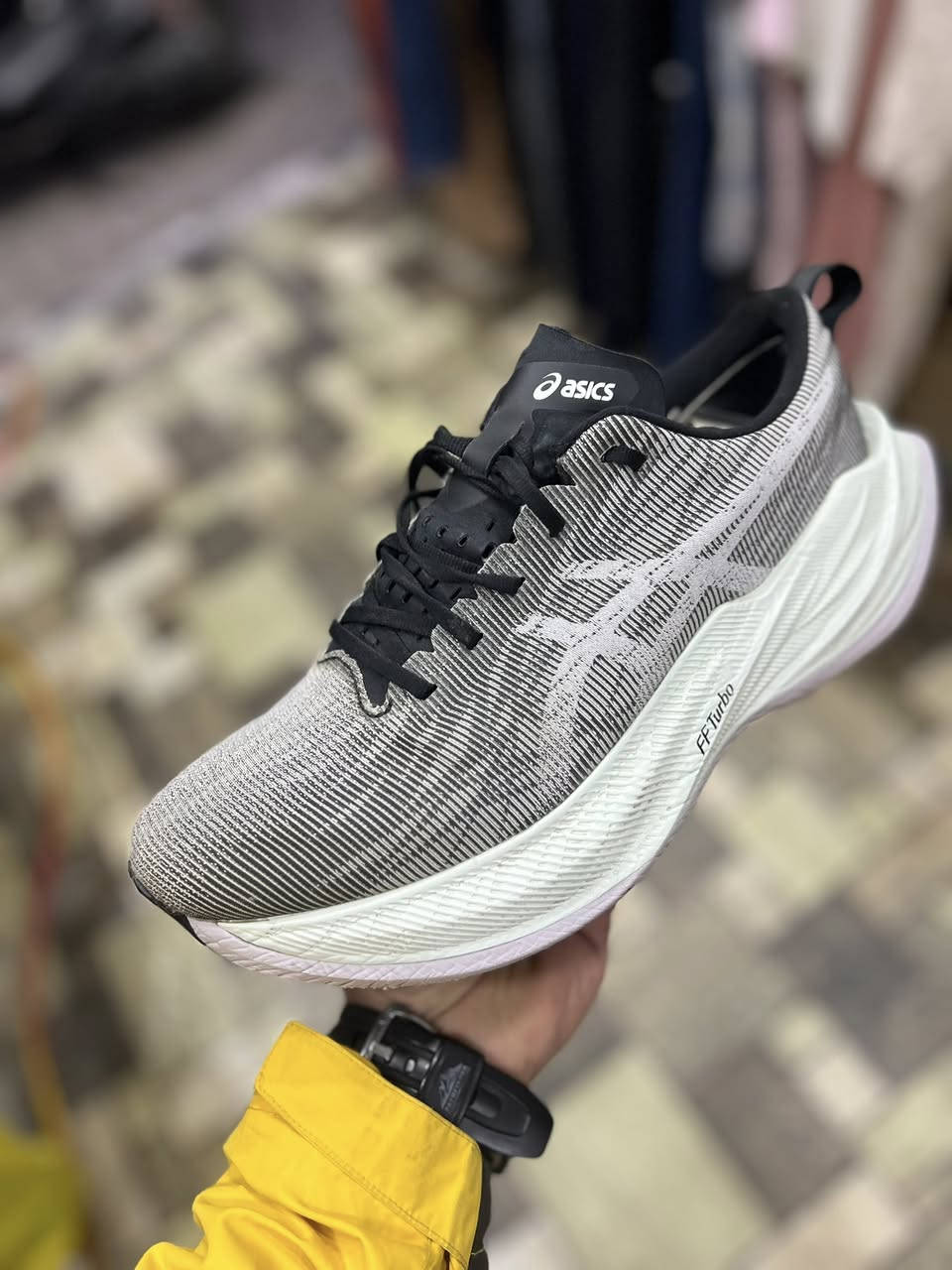 ازيكس حديث
بالة اصلي
قياس 42.5
توصيل جميع محافظات 
واتساب
***********
